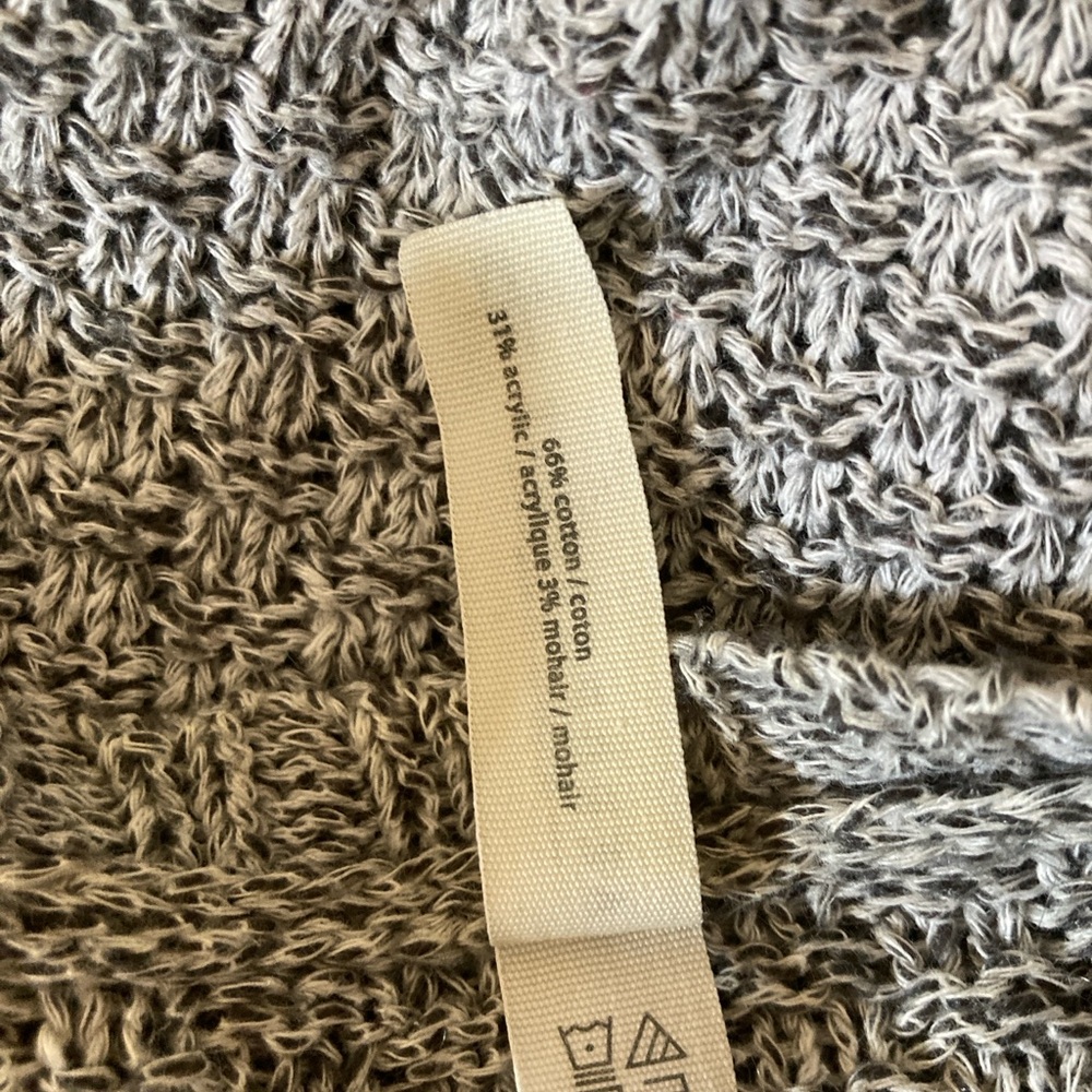 Aeropostale Women’s Cable Knit Sweater - Picture 4 of 4